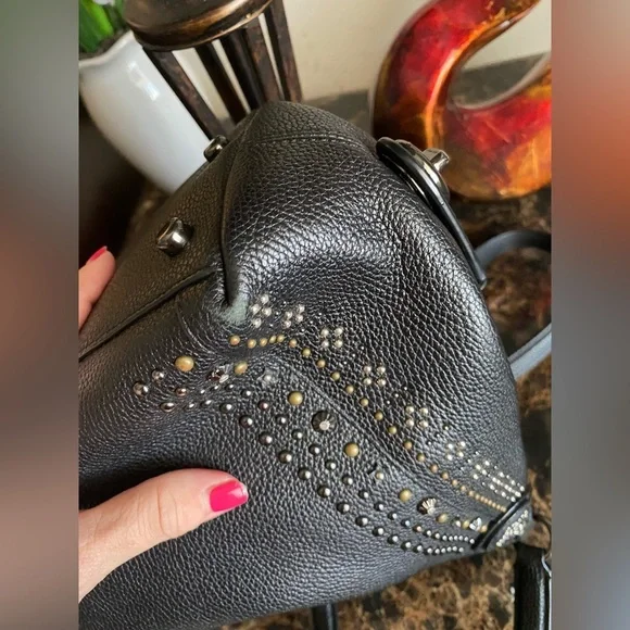 Coach - EUC - 2016 Edie Shoulder Bag 31 In Pebble Leather With Western Rivets - Picture 13 of 16